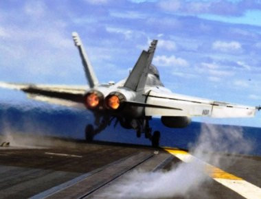 Απονηώσεις F/A-18 από το USS George H.W. Bush στη Μεσόγειο